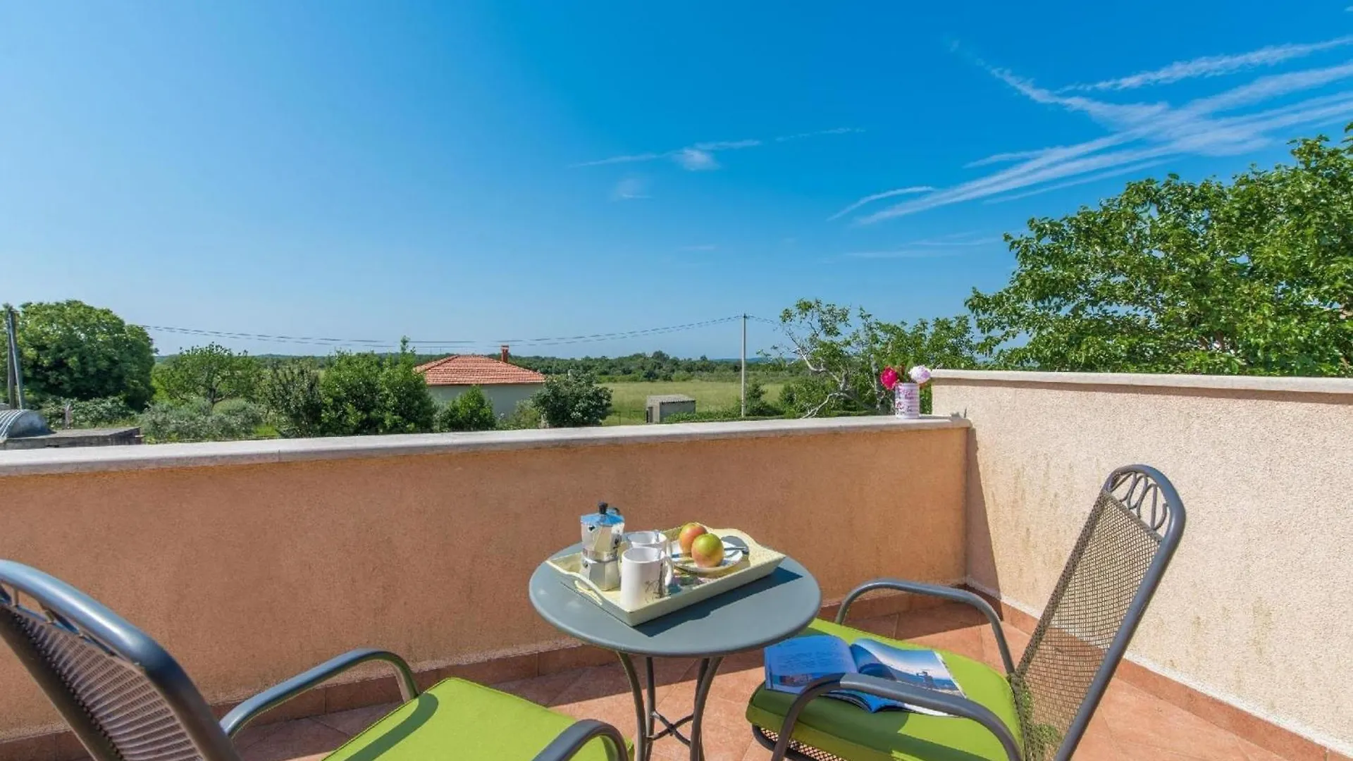 Ferienhaus In Sisan Mit Grill, Terrasse Und Garten Holiday home