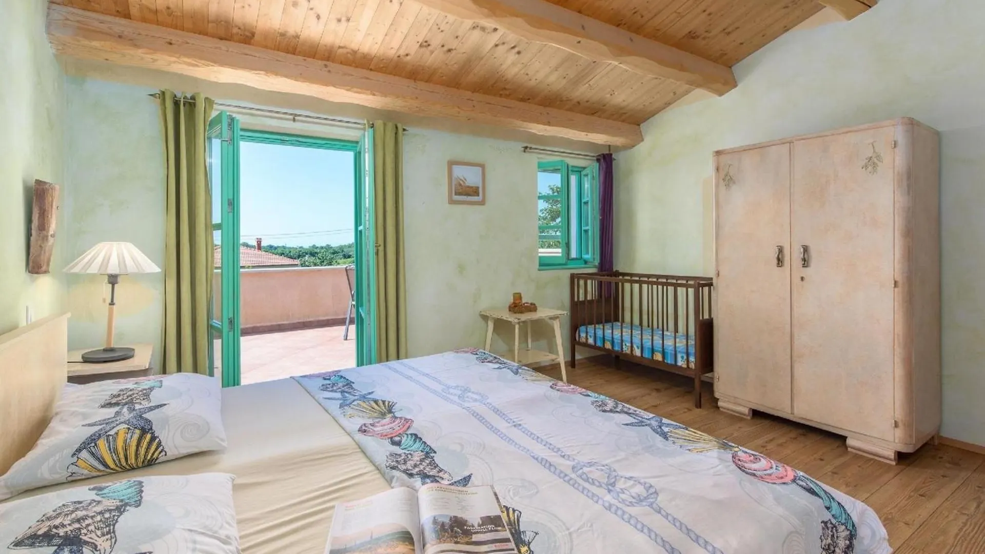 Ferienhaus In Sisan Mit Grill, Terrasse Und Garten Holiday home