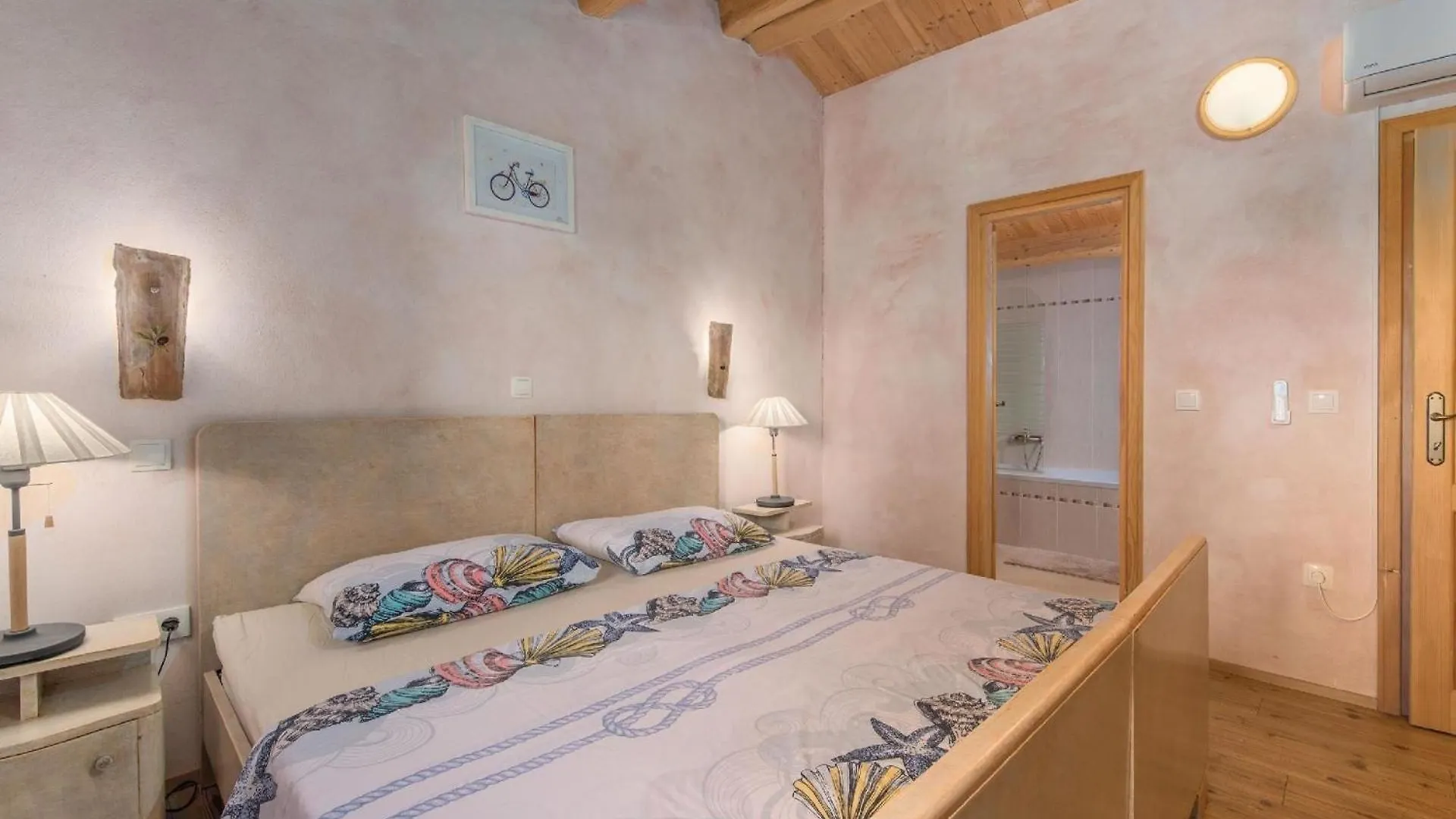 Ferienhaus In Sisan Mit Grill, Terrasse Und Garten 0*,  Croatia